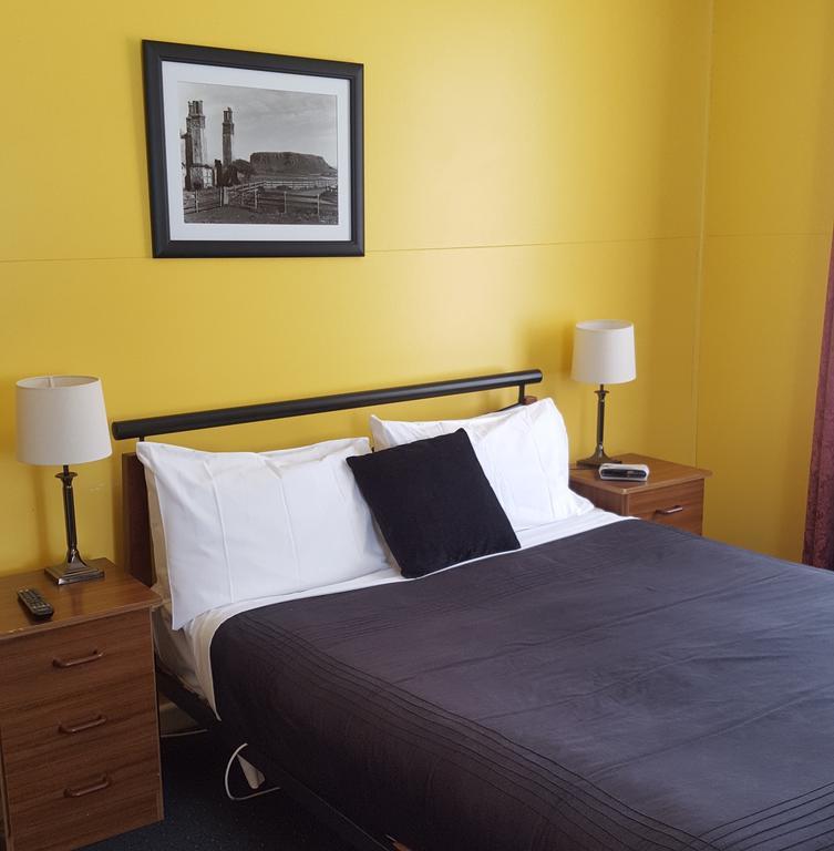 & Aparthotel 3*